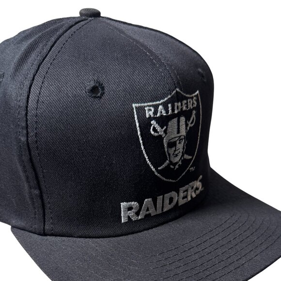 VNT OAKLAND RAIDERS NWOT 90’s EASTPORT CAP LOGO SNAPBACK DR. DRE NFL STARTERS - Picture 2 of 9